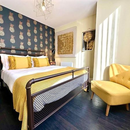 Designer Apartment Inc Free Parking & Fast Wifi 1 Minute Walk To Poole Quay - Great Location - Free Parking - Fast Wifi - Smart Tv - Newly Decorated - Sleeps Up To 2! Close To Poole & Bournemouth & Sandbanks Exteriér fotografie
