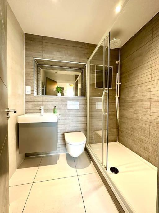 Designer Apartment Inc Free Parking & Fast Wifi 1 Minute Walk To Poole Quay - Great Location - Free Parking - Fast Wifi - Smart Tv - Newly Decorated - Sleeps Up To 2! Close To Poole & Bournemouth & Sandbanks Exteriér fotografie
