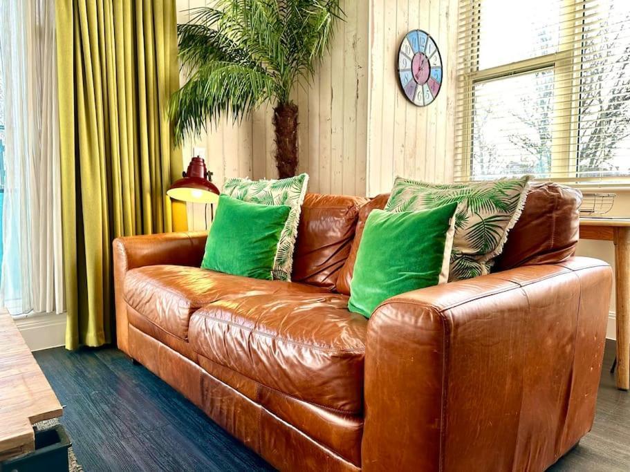 Designer Apartment Inc Free Parking & Fast Wifi 1 Minute Walk To Poole Quay - Great Location - Free Parking - Fast Wifi - Smart Tv - Newly Decorated - Sleeps Up To 2! Close To Poole & Bournemouth & Sandbanks Exteriér fotografie