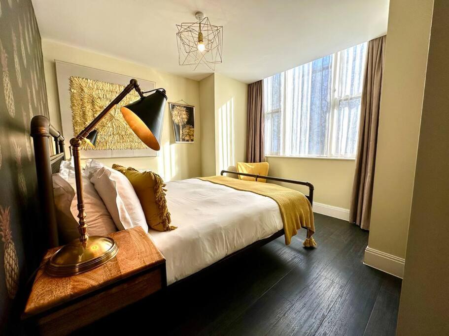Designer Apartment Inc Free Parking & Fast Wifi 1 Minute Walk To Poole Quay - Great Location - Free Parking - Fast Wifi - Smart Tv - Newly Decorated - Sleeps Up To 2! Close To Poole & Bournemouth & Sandbanks Exteriér fotografie