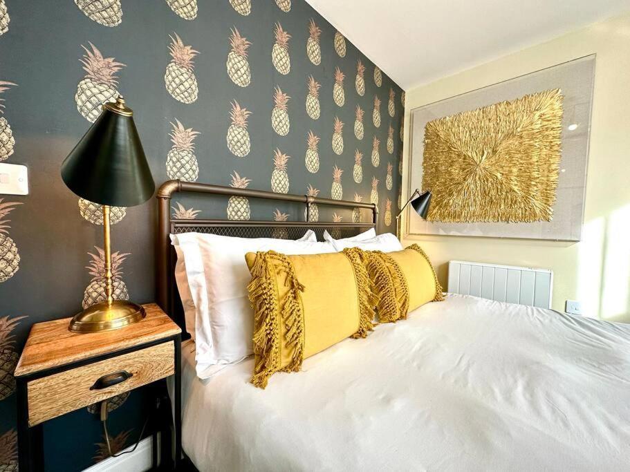 Designer Apartment Inc Free Parking & Fast Wifi 1 Minute Walk To Poole Quay - Great Location - Free Parking - Fast Wifi - Smart Tv - Newly Decorated - Sleeps Up To 2! Close To Poole & Bournemouth & Sandbanks Exteriér fotografie